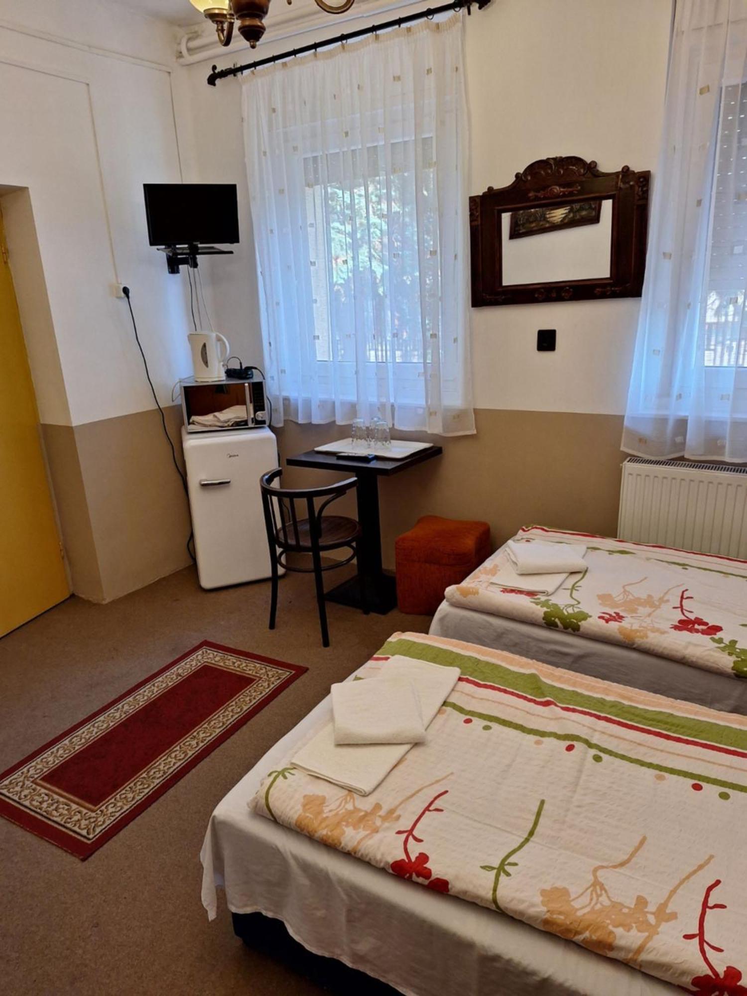 Fenyo Panzio Bed and Breakfast Mezőkövesd Eksteriør billede