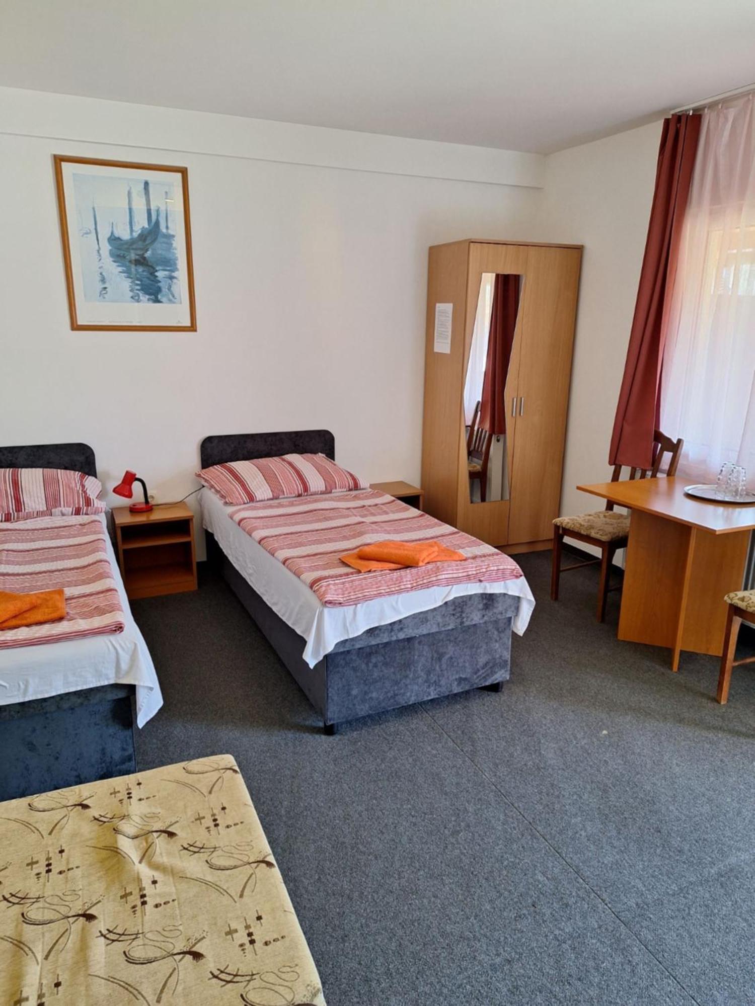Fenyo Panzio Bed and Breakfast Mezőkövesd Eksteriør billede