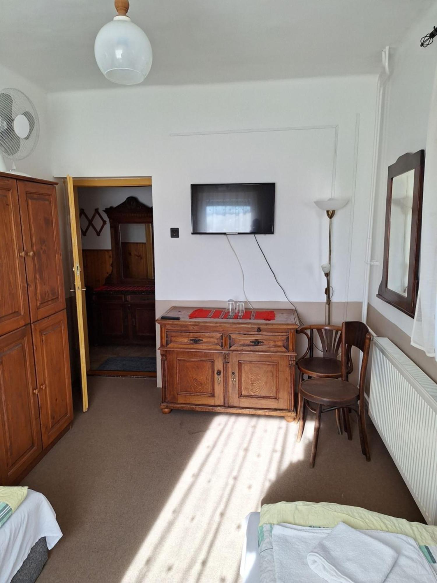 Fenyo Panzio Bed and Breakfast Mezőkövesd Eksteriør billede