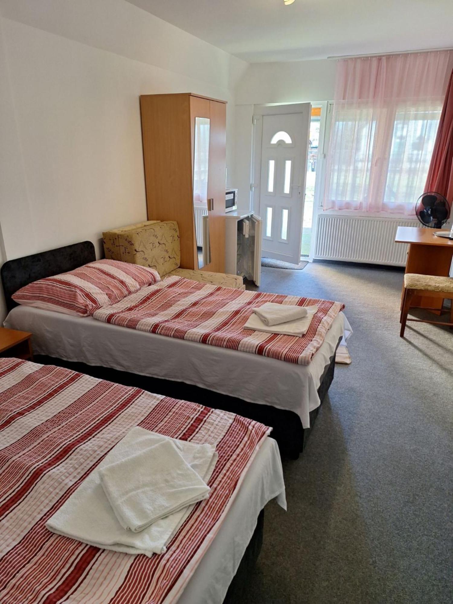 Fenyo Panzio Bed and Breakfast Mezőkövesd Eksteriør billede